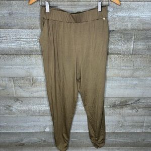 Trina Turk size 4 comfort cropped side cinch lounge wfh pants